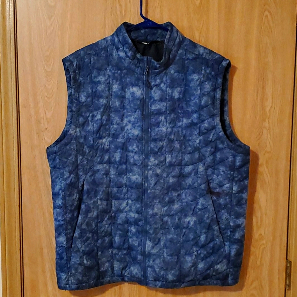 Northface vest Thermoball